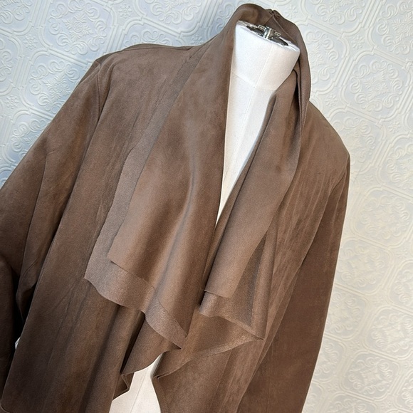 Carolina Belle Montreal | Taupe Waterfall Open Front Jacket - Picture 3 of 10